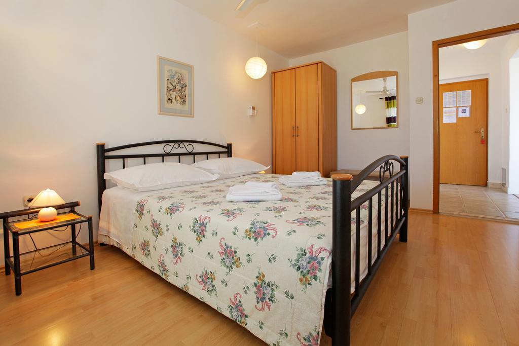 Apartments Mel Bol Room photo
